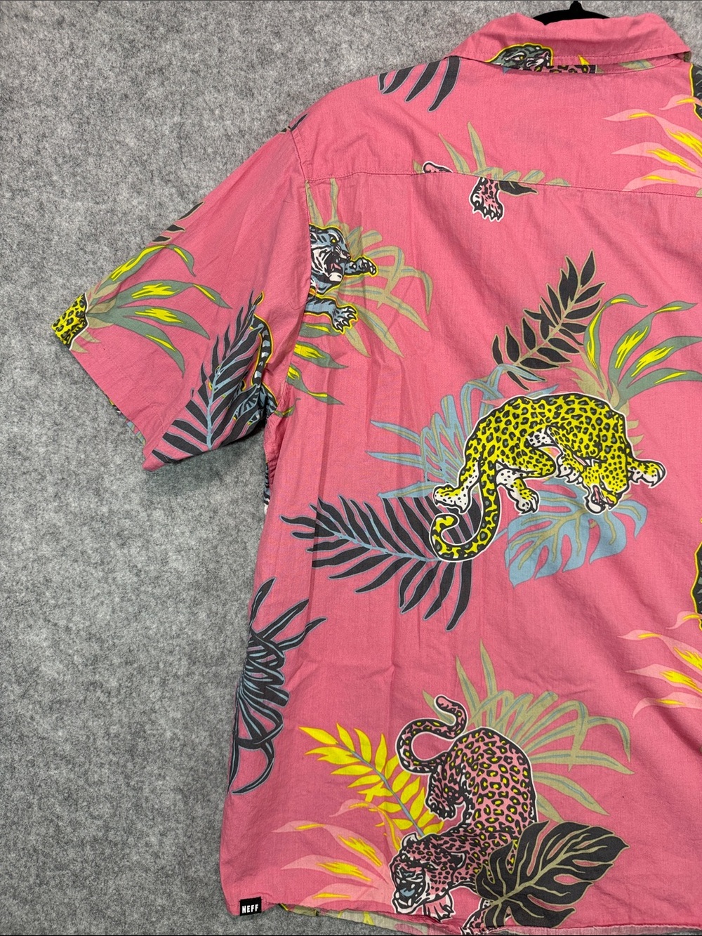 Neff Button Down Shirt - Mens M - Pink Cheetah Palm Bright Beach Pool Party - Picture 7 of 10